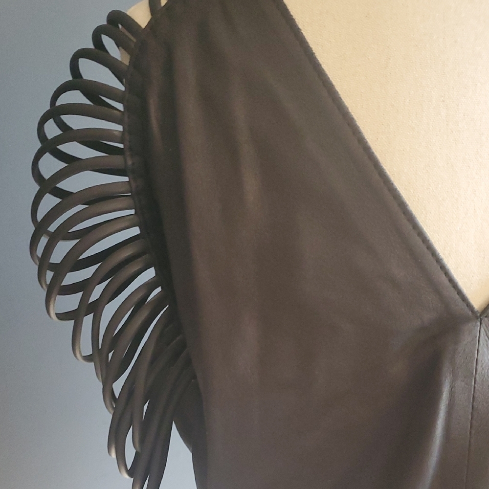 Vtg St. Tropez Black Strappy Fringe V-Neck Leather Top - Picture 8 of 15
